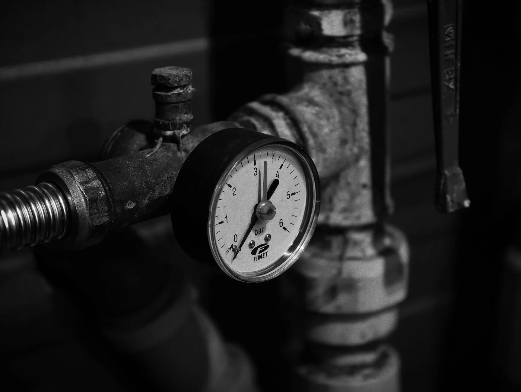银川鲁林芸皓科技温控器与压力表选型参数对照指南正文配图 1