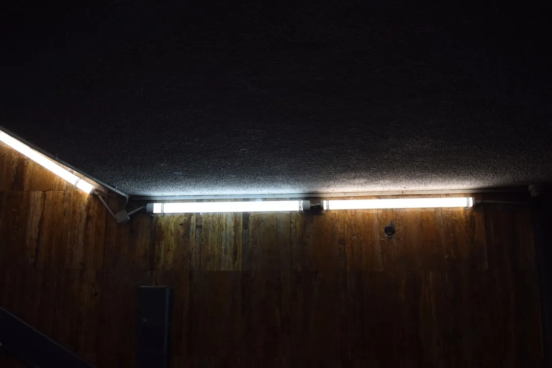 银川鲁林芸皓科技浅析温控器在暖通系统中的选型要点